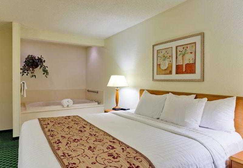 Fairfield Inn & Suites Valparaiso Ruang foto